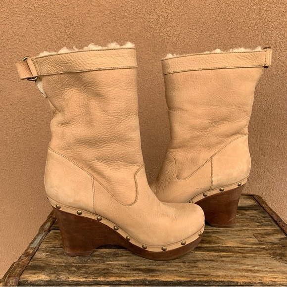 UGG Shearling Carnegie Wedge Boot - Picture 7 of 10